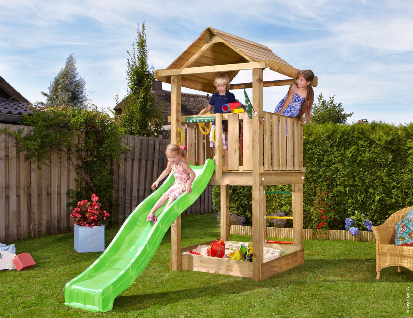 Leikkitornikokonaisuus Jungle Gym House 2.1 ja vihreä liukumäki