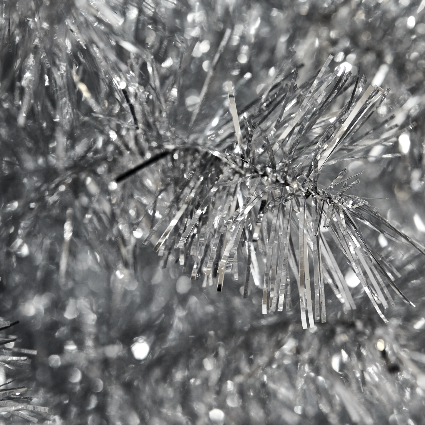 Joulukuusi kapea PVC "BLING", luokka C 180 x 68 cm ilman valoja, hopea NORDIC WINTER