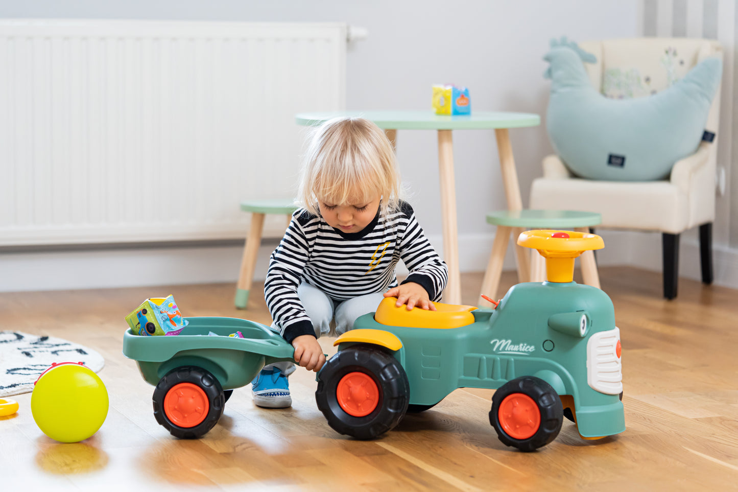 Potkuauto Maurice, ohjauspyörä, äänimerkki ja peräkärry FALK