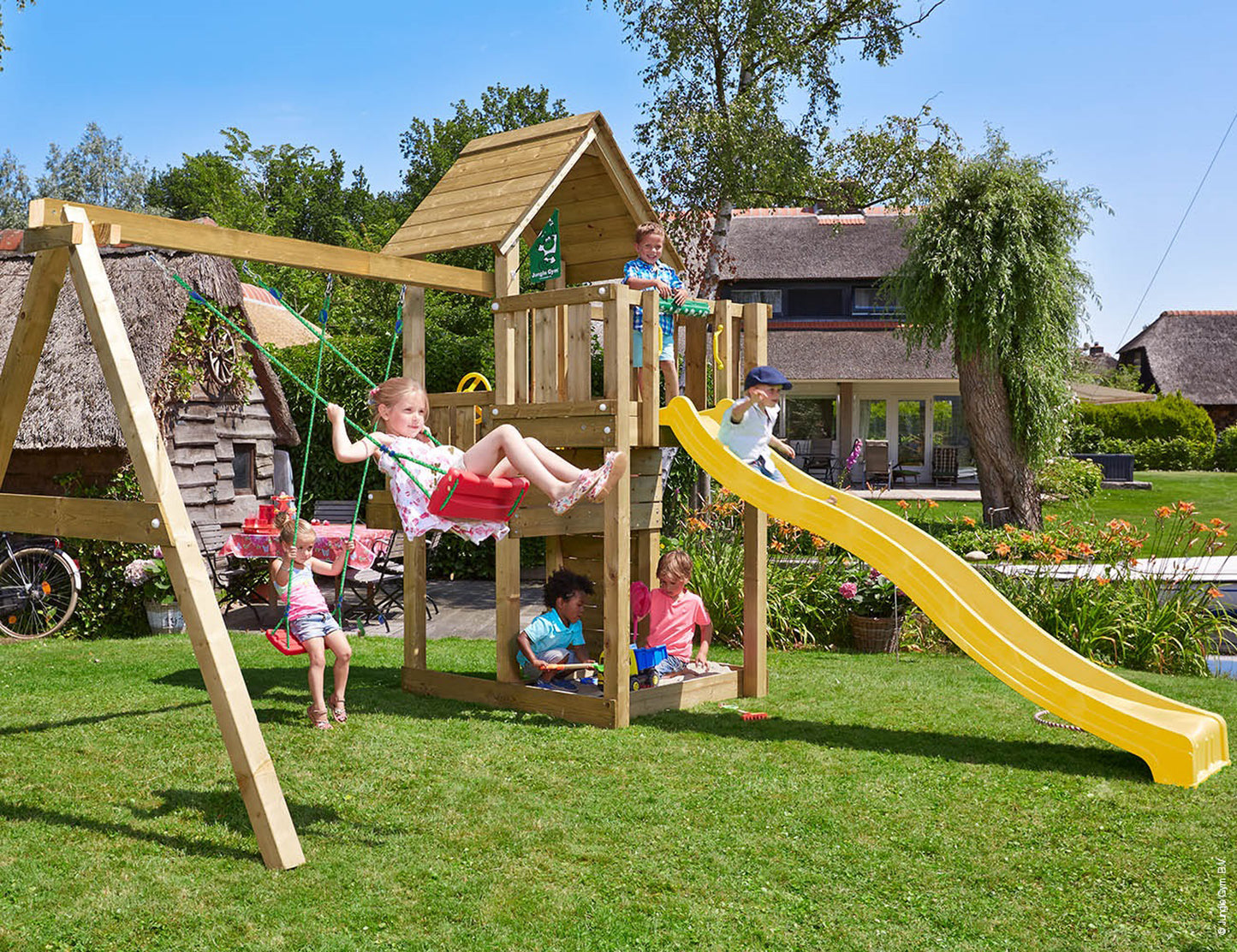 Leikkitornikokonaisuus Jungle Gym Cubby ja 2-Swing Module 220 ja keltainen liukumäki