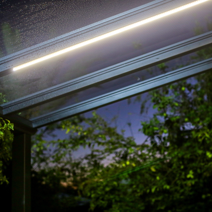 LED -valosarja kaukosäädöllä ja himmentimellä Palram - Canopia