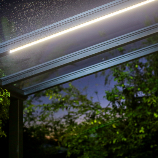 LED -valosarja kaukosäädöllä ja himmentimellä Palram - Canopia