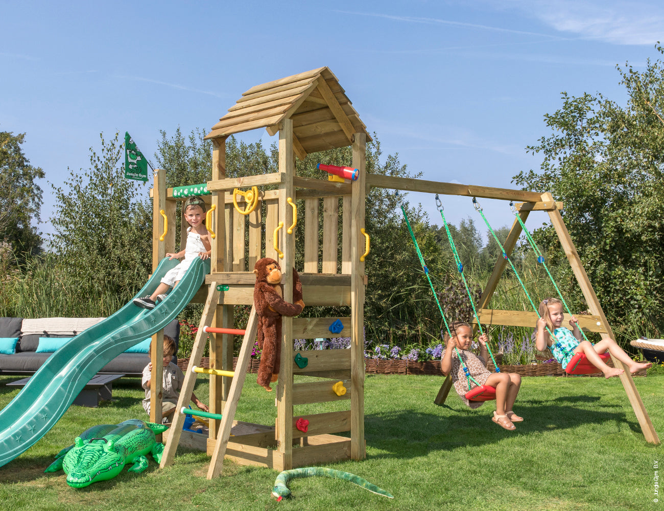 Leikkitornikokonaisuus Jungle Gym Safari 2-Swing Module 200 ja tummanvihreä liukumäki