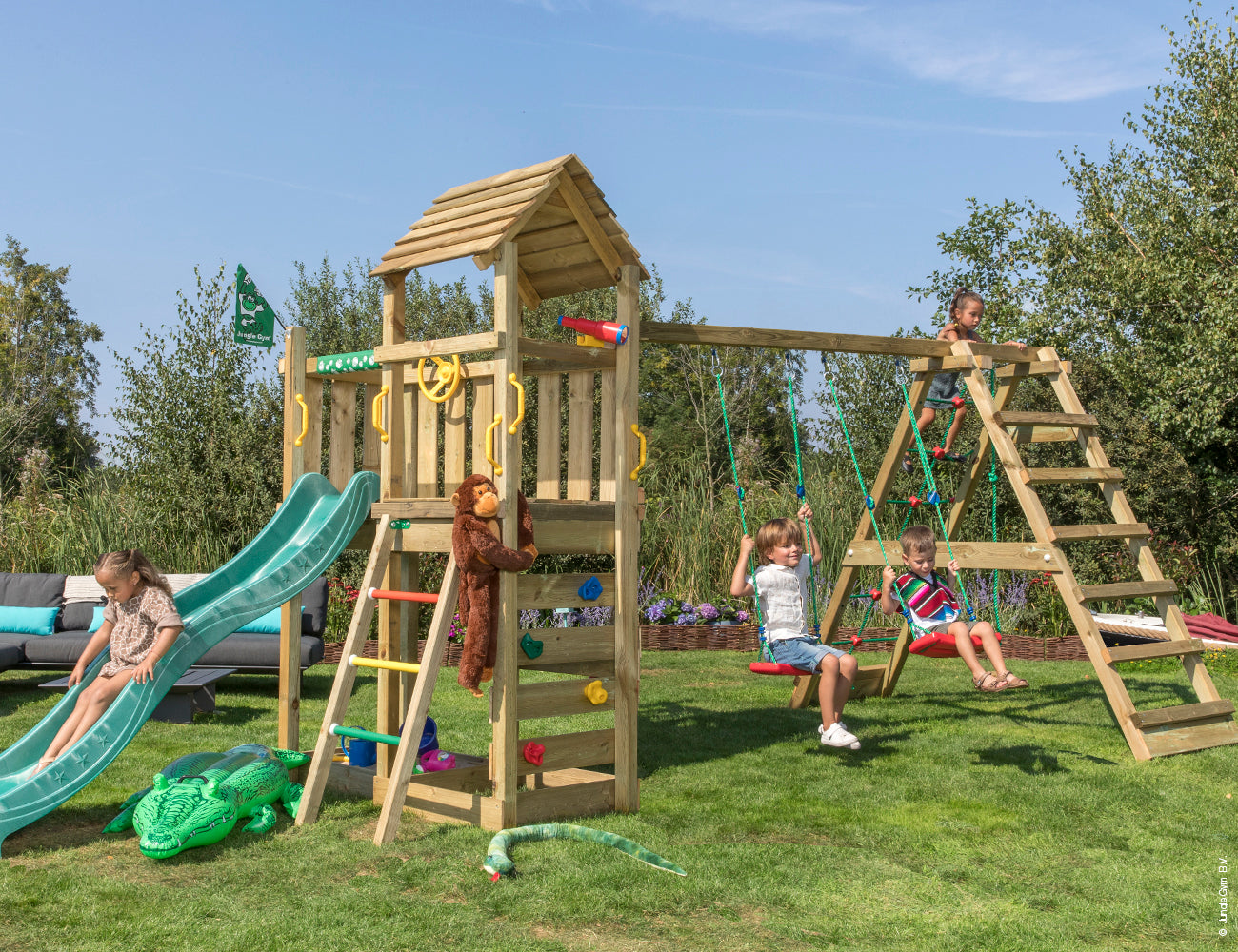 Leikkitornikokonaisuus Jungle Gym Safari 2-Climb Module 200 ja tummanvihreä liukumäki