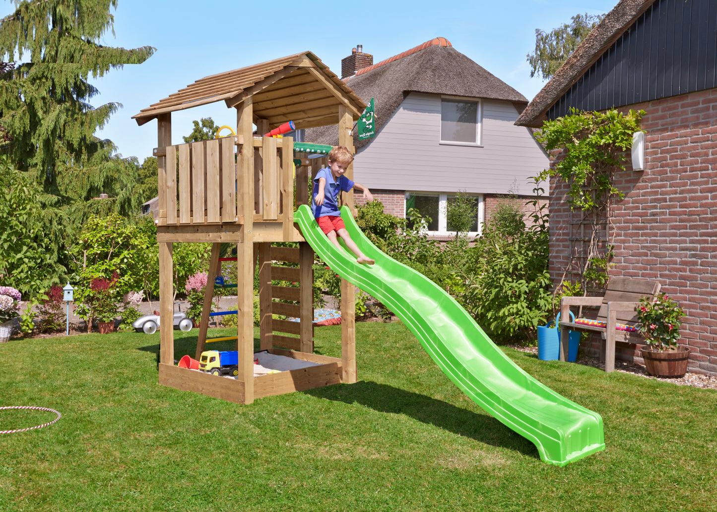 Leikkitorni Jungle Gym Cottage 2.1 ja vihreä liukumäki