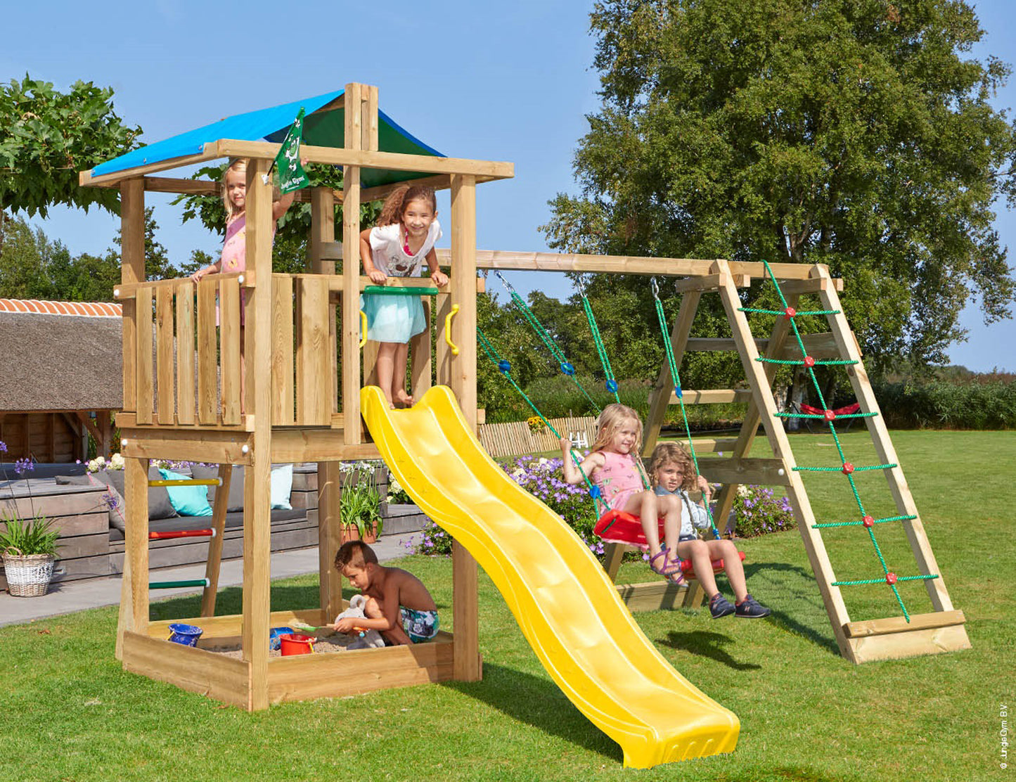 Leikkitornikokonaisuus Jungle Gym Hut 2.1 ja 2-Climb Module 220 ilman liukumäkeä